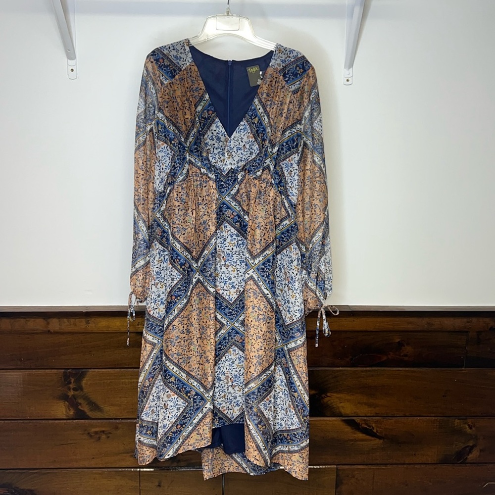 Taylor Long Sleeve Floral Midi Dress- 6